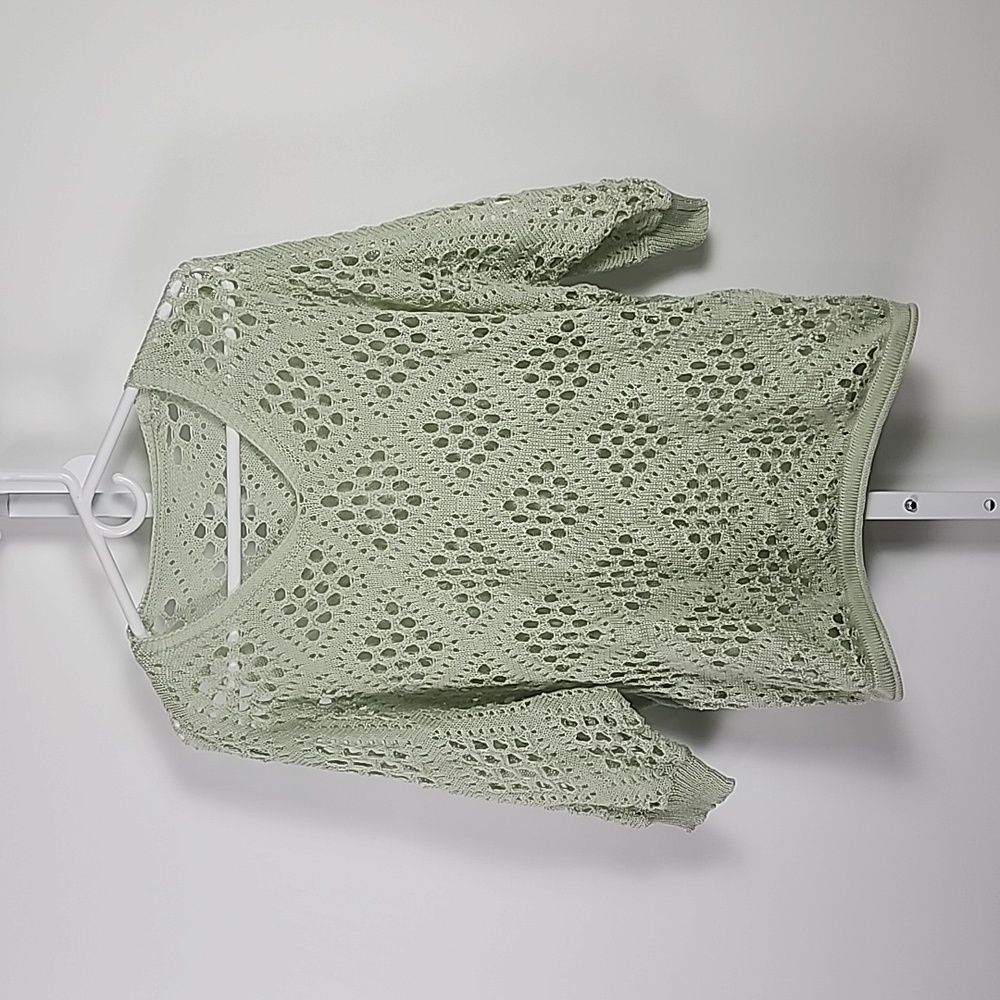 Cutout V-Neck Sweater 3/4 Sleeve Cover Up. Light Green Size S